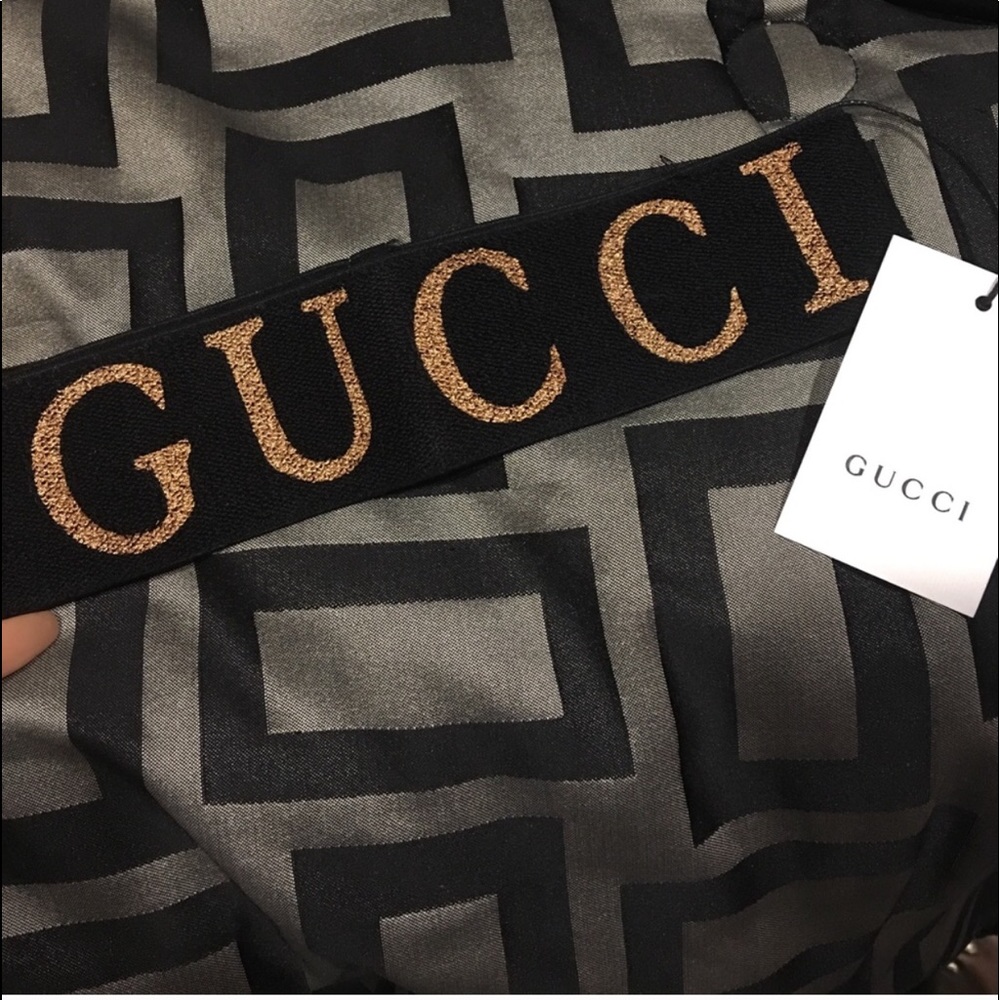 Only one Gucci head band left